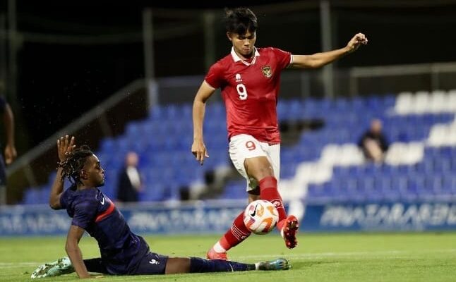 Dilatih Asisten Pelatih Korea, Hokky Caraka Diarahkan Jadi Striker Andalan Timnas