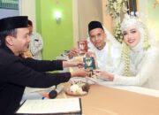 Kepsek Nikahi Mantan Siswinya, Yuniara dan Karman Terpaut Jarak 41 Tahun