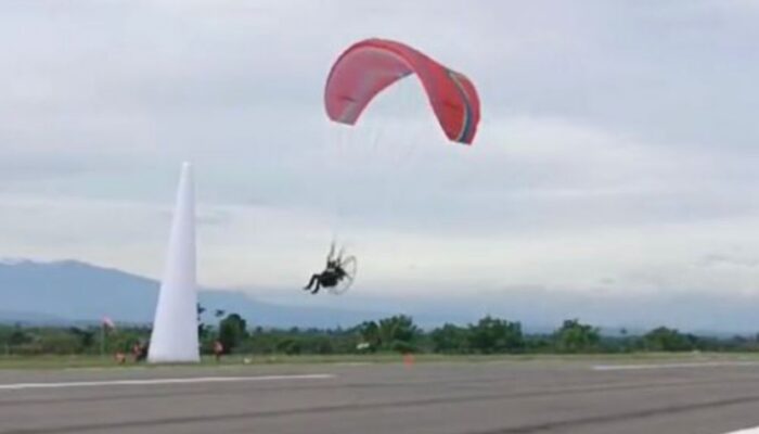 Paramotor Bawa Pulang Perak, Riau Tetap Kokoh di Puncak