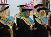 Wisuda Perdana Sekolah Lansia Tageh, Jufriati: Terharu Bisa Rasakan Momen Ini