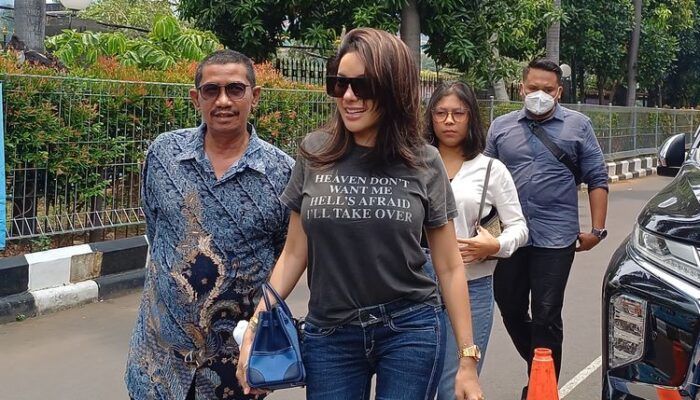 Nikita Mirzani Seret Razman dan Vadel ke Polisi, Terkait Data Pribadi Lolly