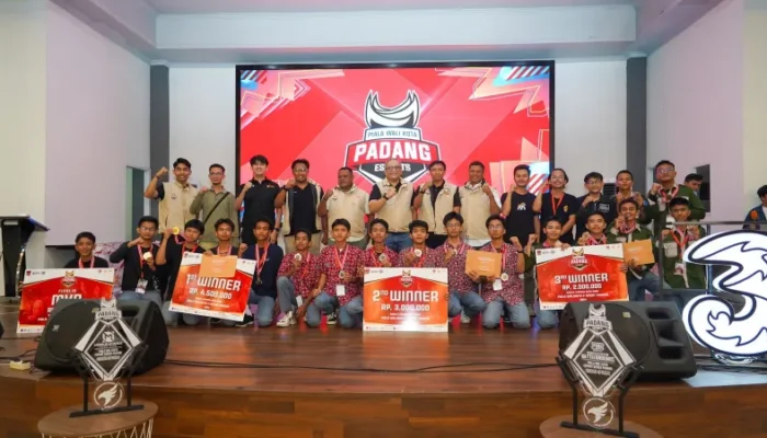 Piala Wali Kota Esports, SMAN 13 dan SMAN 1 Padang Jadi Juara
