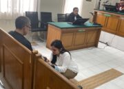 Terdakwa Marisa Putri Bersimpuh Memohon Maaf di PN Pekanbaru