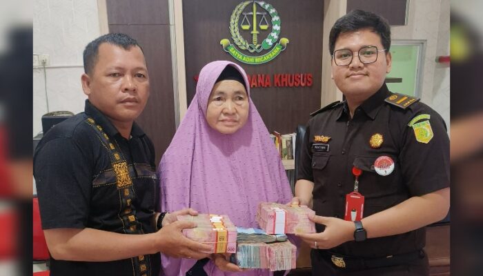 Terpidana Korupsi Mantan Penghulu Rohil Lunasi Uang Pengganti Kerugian Negara