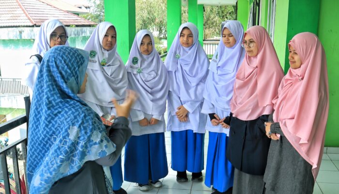 Kunjungan Penuh Inspirasi, Mengintip Pembelajaran Bahasa Arab dan Inggris di PPM Diniyyah Pasia