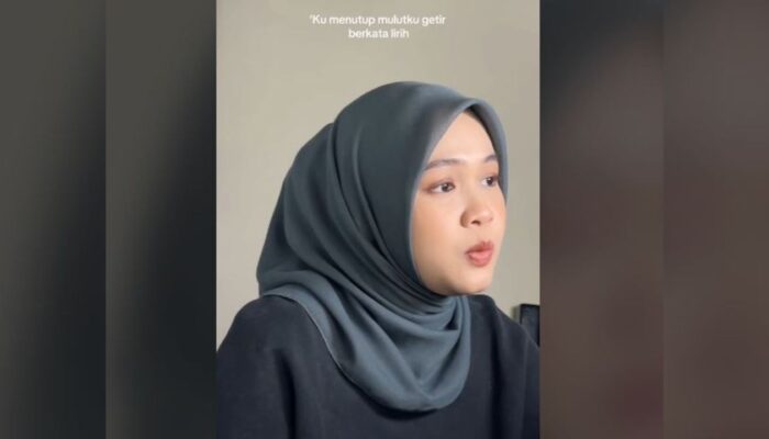 Arti dan Lirik Lagu Aku Kedinginan Berdiri di Atas Istana yang Retak by Dewi Sandra