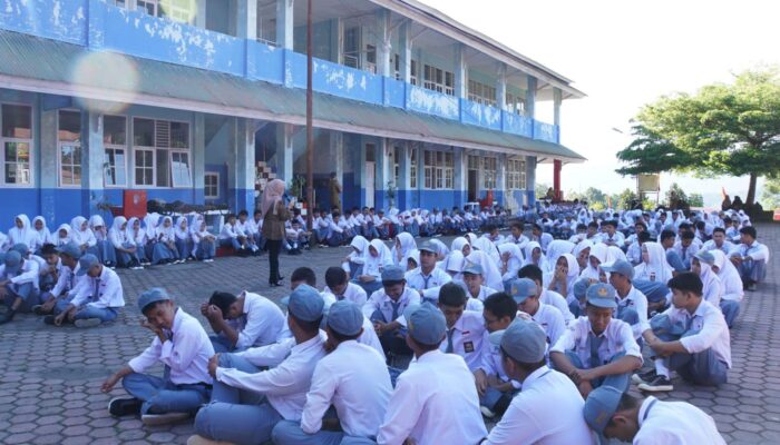 KPU Padang Panjang Sosialisasikan Pilkada 2024 di SMK Negeri 2, Ajak Pemilih Pemula Jadi Agen Perubahan