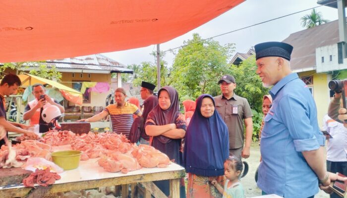 Mahyeldi Serap Aspirasi Pedagang di Pasar Aia Manggih Pasaman