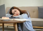 Apa Itu Istilah ‘Jam Koma’ dari Gen Z? Begini Cara Menghindarinya