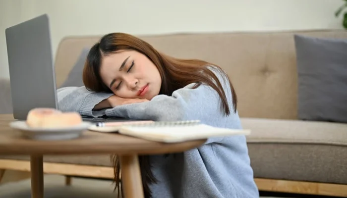 Apa Itu Istilah ‘Jam Koma’ dari Gen Z? Begini Cara Menghindarinya