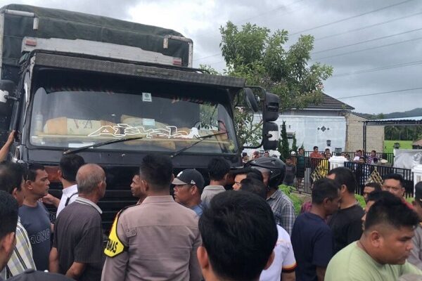 Truk Pembawa Sembako Dicegat Warga, Diduga untuk Politik Uang Pilkada Pesisir Selatan