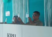 Nyoblos di TPS 14 Lubuk Lintah, Pj Sekda Kota Padang Imbau Warga Tidak Golput