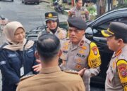 Gerimis Tak Surutkan Semangat Wakapolda Riau Tinjau TPS di Pekanbaru