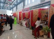 Dukung Inovasi, Pemko Padang Serahkan Sertifikat HAKI kepada Pelaku Ekonomi Kreatif