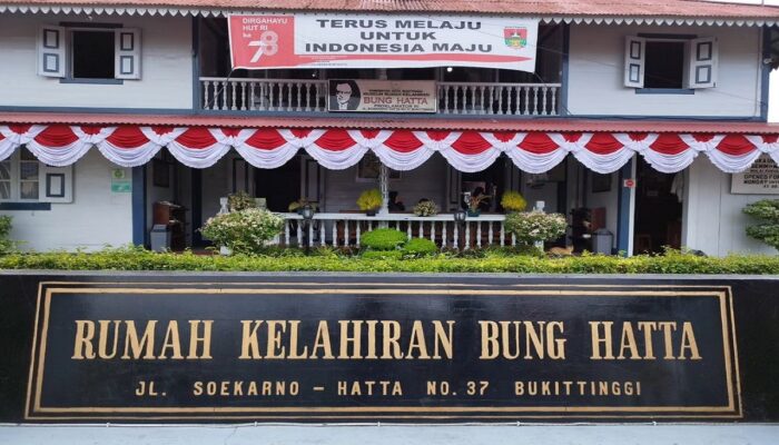 Mengunjungi Rumah Kelahiran Bung Hatta di Bukittinggi