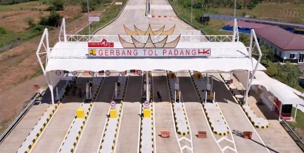 Gerbang TOL Padang-Sicincin. (Foto: Wikipedia)