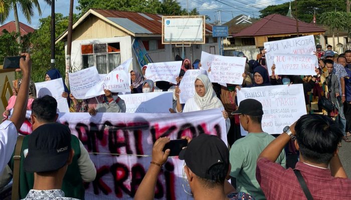 Bawaslu Payakumbuh Laporkan Dugaan Politik Uang ke Polres