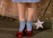 Sepatu Ikonik “The Wizard of Oz” Dilelang, Terjual Rp444 Miliar