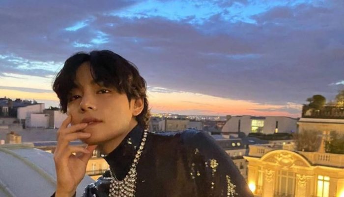“Winter Ahead” Kolaborasi V BTS dan Park Hyo-shin Debut di Billboard Hot 100