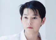 Usai Kelahiran Anak Perempuan, Song Joong Ki Pukau Penggemar di Bogota