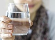 5 Manfaat Minum Air Putih Bagi Kesehatan