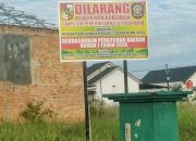 Satpol PP Pekanbaru Pasang Larangan Pembangunan di Perumahan Abadi Cluster, Ini Alasanya