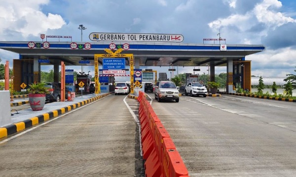 Beginilah salah satu pemandangan di gerbang Tol Pekanbaru.(ist)