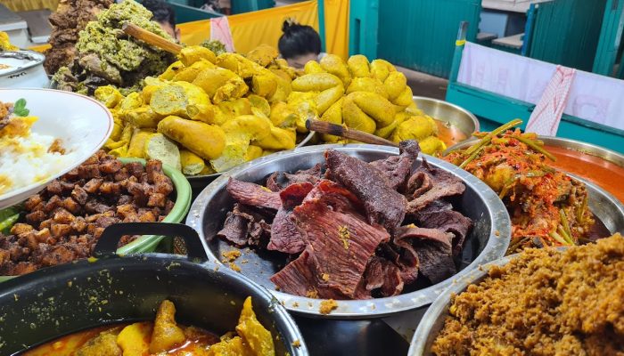 Nikmati Keunikan Kuliner Khas Bukittinggi, Nasi Kapau yang Menggoda Selera