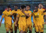 Gol Menit Akhir Michibuchi Bawa Semen Padang Keluar dari Zona Degradasi