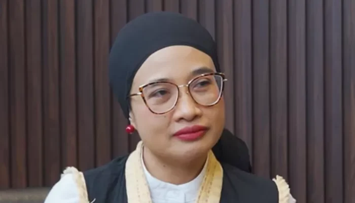 Profil Biodata Okky Madasari Penulis yang Kritik Menlu Sugiono