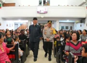 Gubernur Mahyeldi Ajak Masyarakat Jaga Kenyamanan Natal di Sumbar