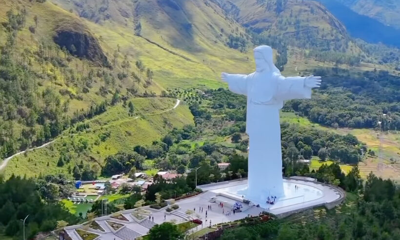 Patung Yesus Tertinggi Di Indonesia [Foto: Instagram/ndow_hfr]