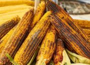 Persiapan Malam Tahun Baru mulai dari Jagung Bakar hingga Pesta Kembang Api