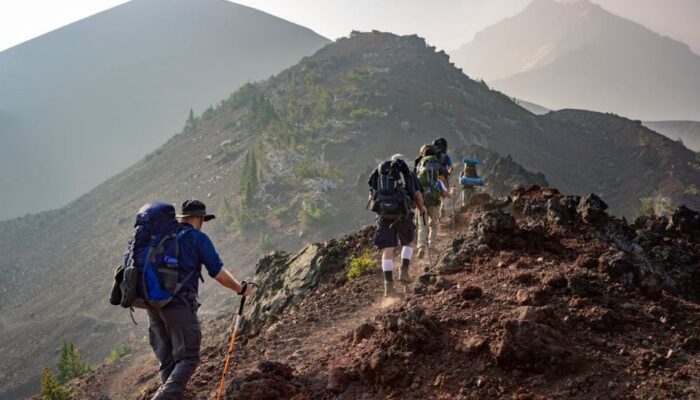 Manfaat Trekking di Alam untuk Kesehatan Fisik dan Mental