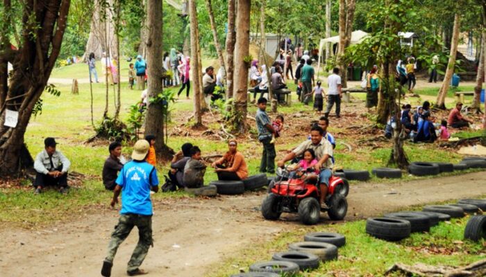 Destinasi Favorit Akhir Pekan Bukit Naang, Kampar