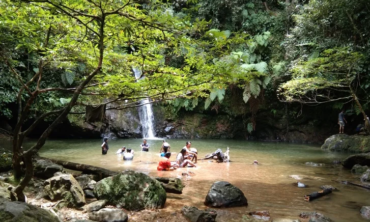 Air Terjun Batu Dinding, Kampar [Foto: Gmaps/Slamet Riyadi]