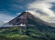 Gunung Marapi, Keindahan dan Mitos di Tanah Minangkabau