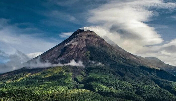 Gunung Marapi, Keindahan dan Mitos di Tanah Minangkabau