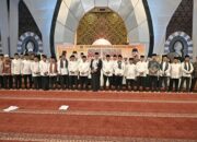 Gubernur Mahyeldi Kukuhkan Pengurus Baru Masjid Raya Syech Ahmad Khatib Al Minangkabawi 2024-2027