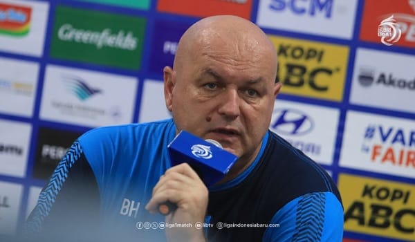 Kekalahan Perdana di GBLA, Hodak Soroti Kegagalan Strategi Persib