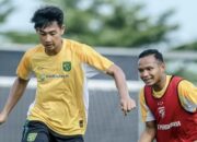 Paul Munster Tuntut Persebaya Bangkit dari Tren Negatif