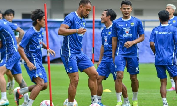 Gol Injury Time Gustavo Franca Selamatkan Rekor Tak Terkalahkan Persib Bandung