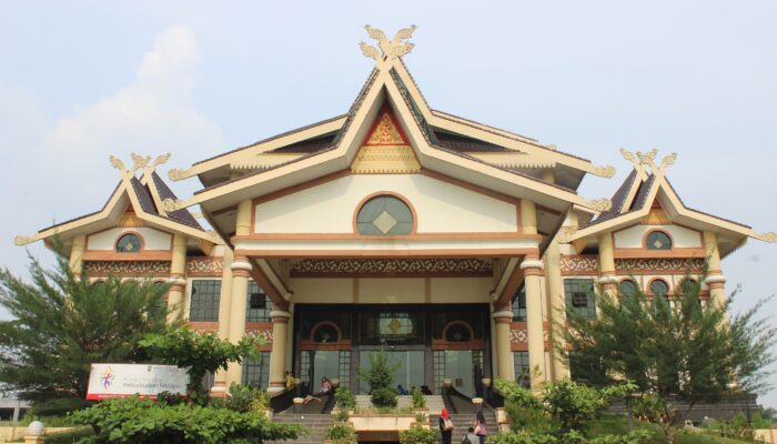 Anjungan Seni Idrus Tintin Pusat Seni Budaya Melayu di Pekanbaru