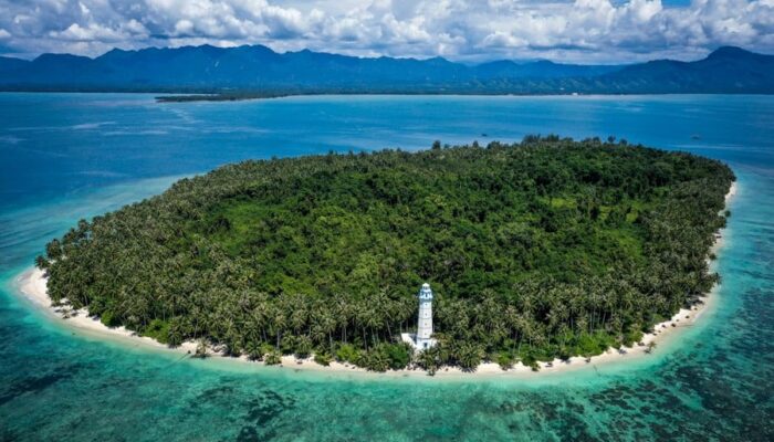 Pulau Karang Permata Tersembunyi di Pesisir Barat Sumatera Utara
