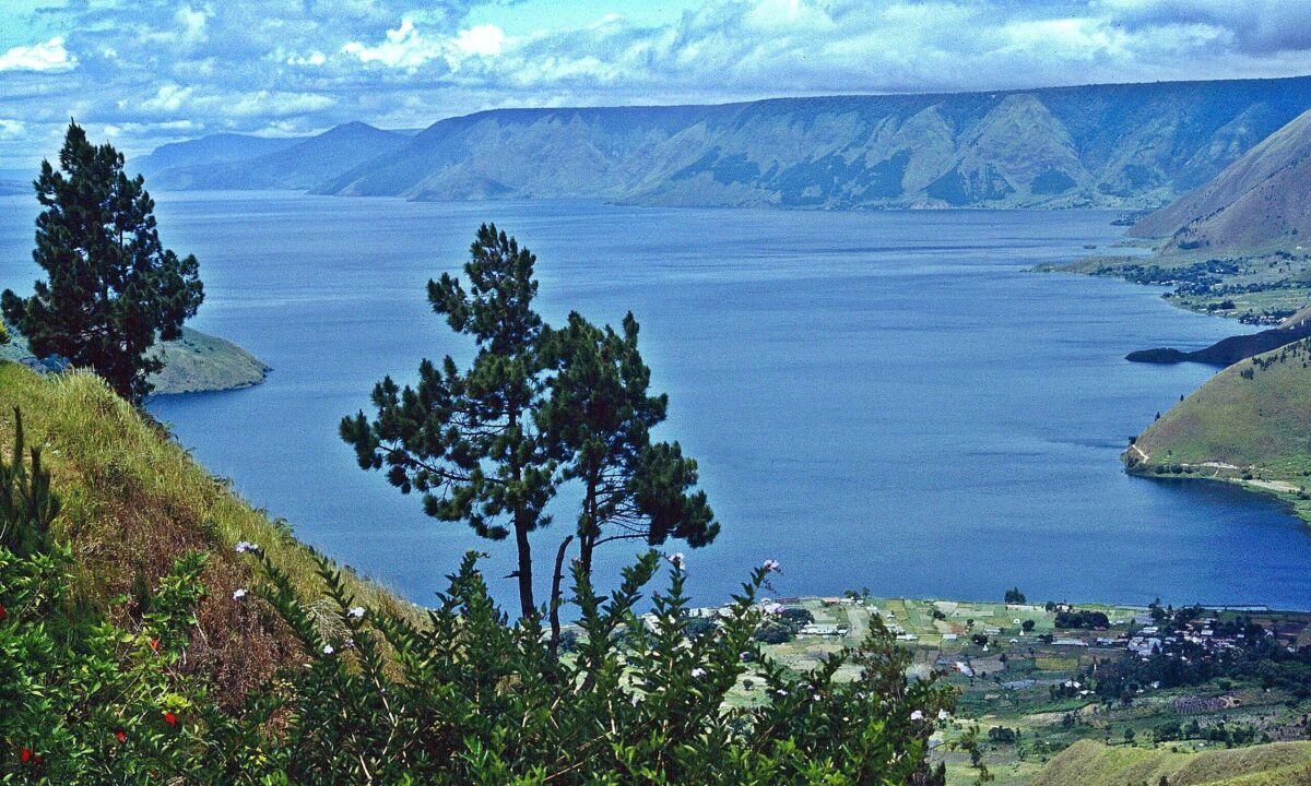 Gunung Toba telah menjadi kawasan Danau Toba, kaldera raksasa terbesar di dunia [Foto: Wikipedia]