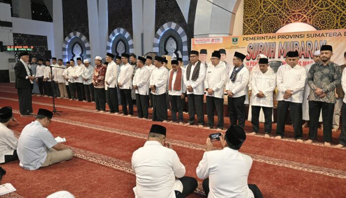 Gubernur Mahyeldi Kukuhkan Pengurus Baru Masjid Raya Syech Ahmad Khatib Al Minangkabawi, Fokus pada Pengembangan dan Implementasi ABS-SBK