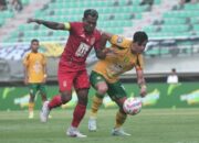 Persebaya Kalah di Kandang, Paul Munster Minta Maaf kepada Bonek