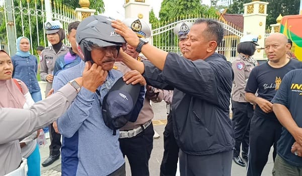 Dirlantas Polda Riau, Kombes Taufiq Lukman Kampanyekan Keselamatan di CFD Pekanbaru