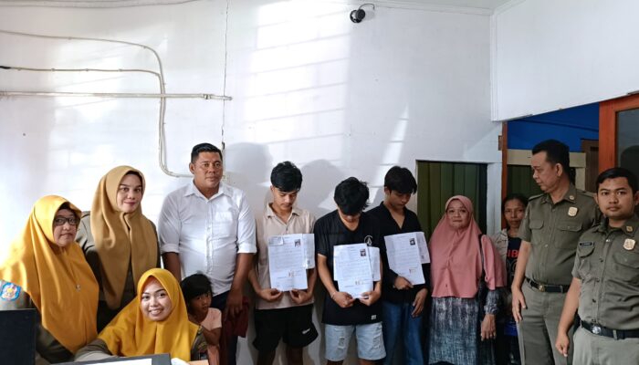 Pungli Resahkan Pengunjung Jembatan Siti Nurbaya, Tiga Pemuda Diciduk Satpol PP Padang