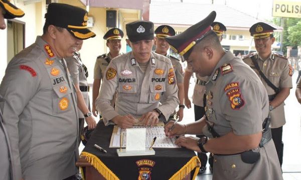 Kasatlantas Polresta Pekanbaru, AKP I Made Juni Artawan saat pelantikan di Mapolresta Pekanbaru.(ist)